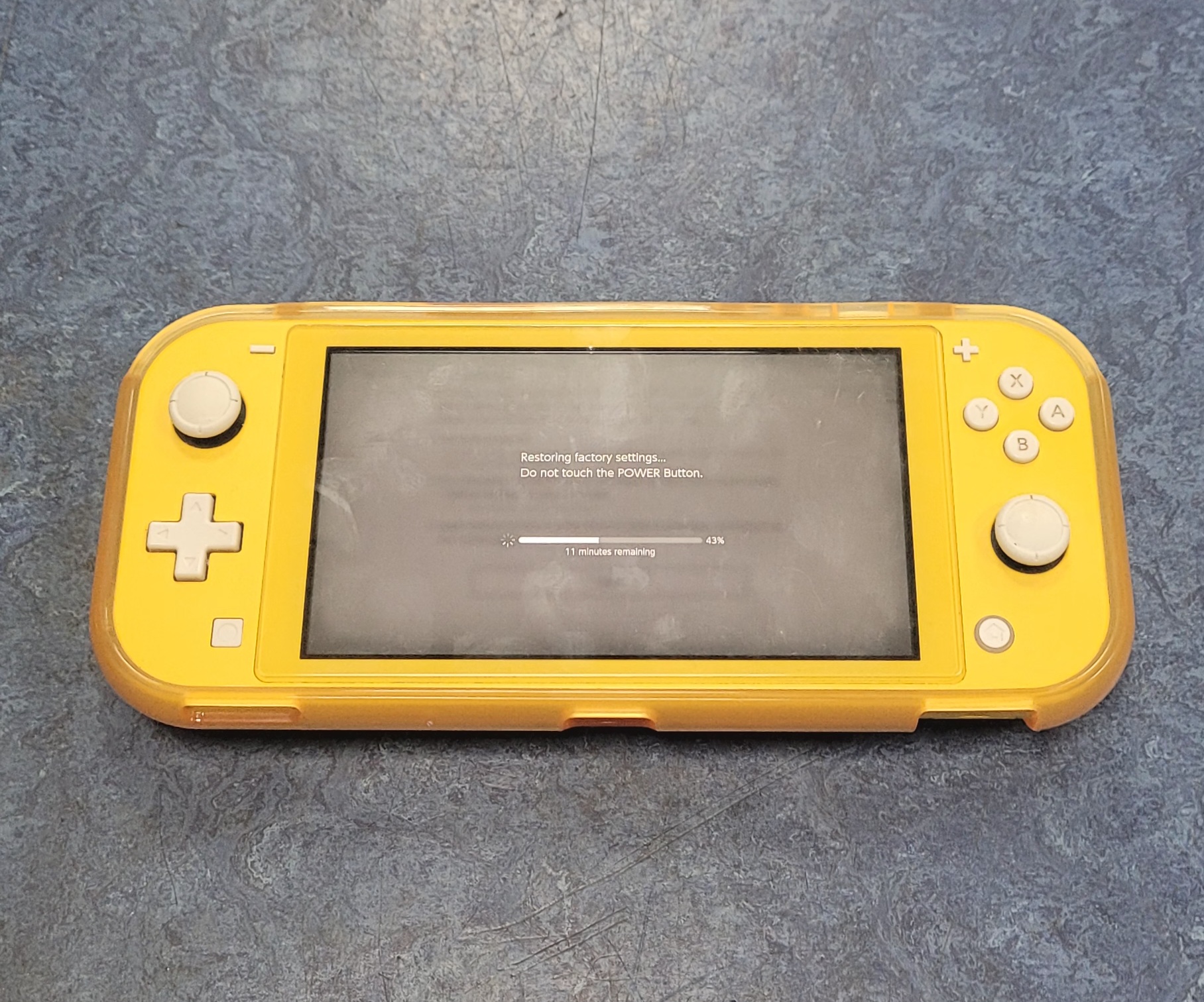 Pre-owned Nintendo Switch Lite, No charger - Own4Less